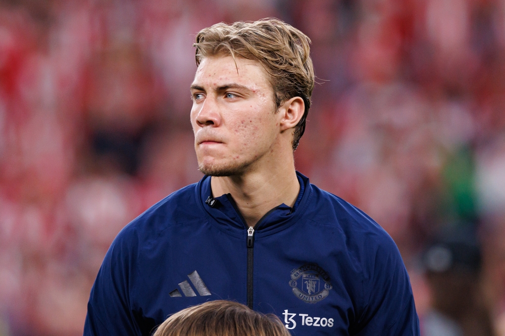 Flight booked for Manchester United man – Medical tomorrow, deal in final stages