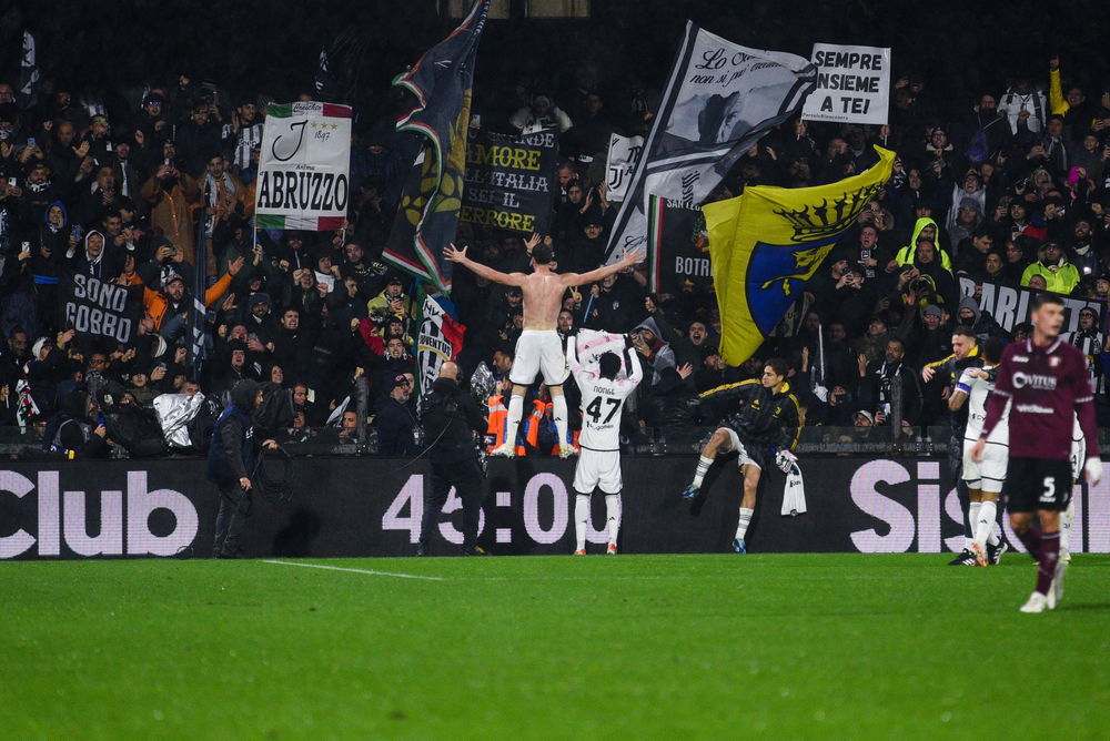 Manchester United could be offered player + money in January deal – Amorim decision key