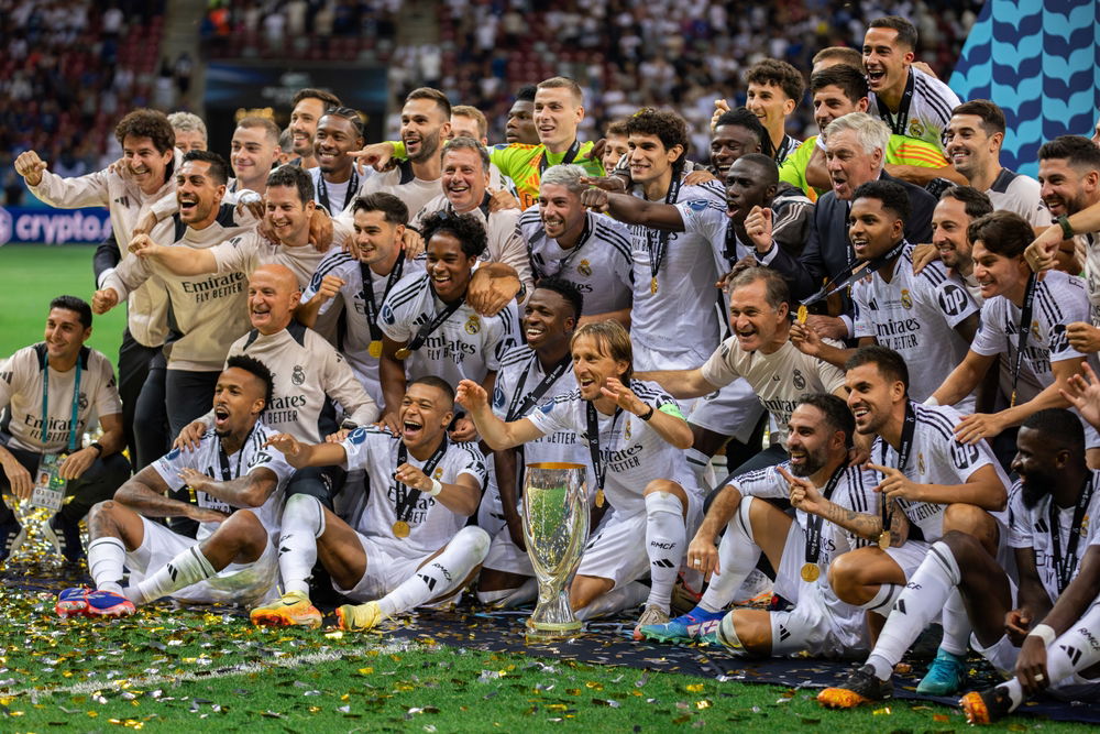 Real Madrid player releases statement amid drama – Manchester United prepare huge offer